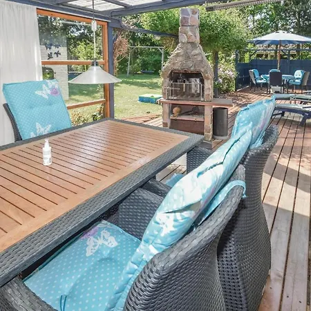 3 Bedroom Cozy In Rdby 度假居 *